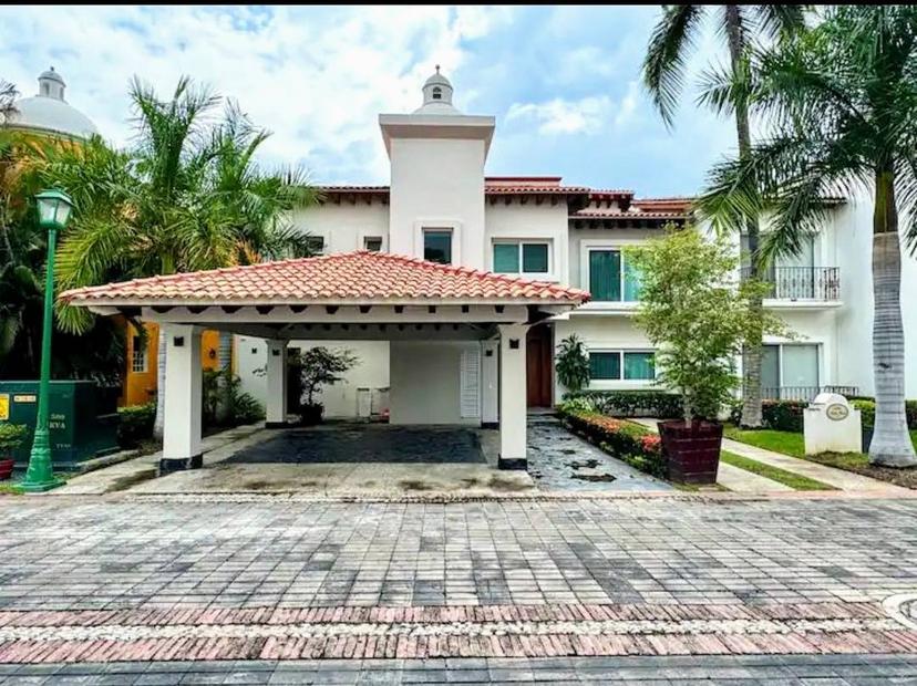 HERMOSA VILLA CON DOBLE MUELLE EN PUNTA IGUANA 2