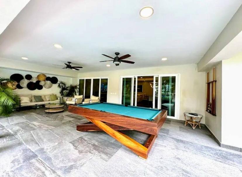 HERMOSA VILLA CON DOBLE MUELLE EN PUNTA IGUANA 4