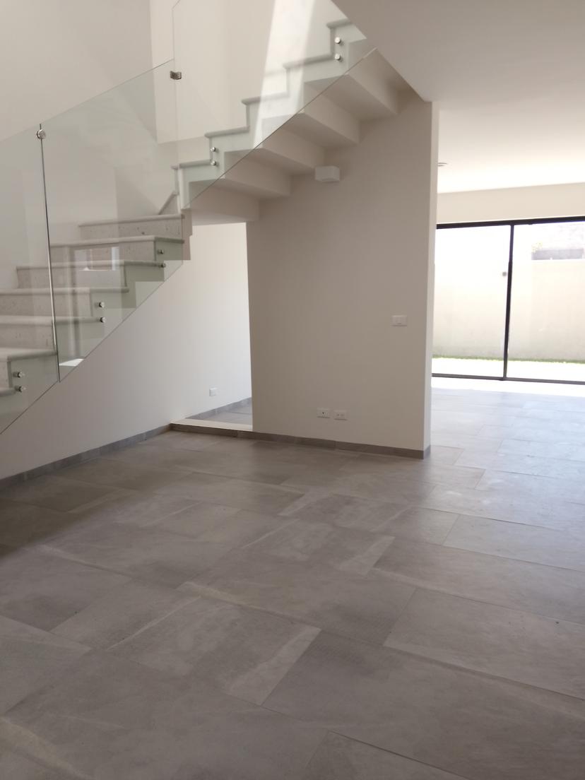 AMPLIA CASA EN VENTA EN VALLE IMPERIAL 👌🏻 4