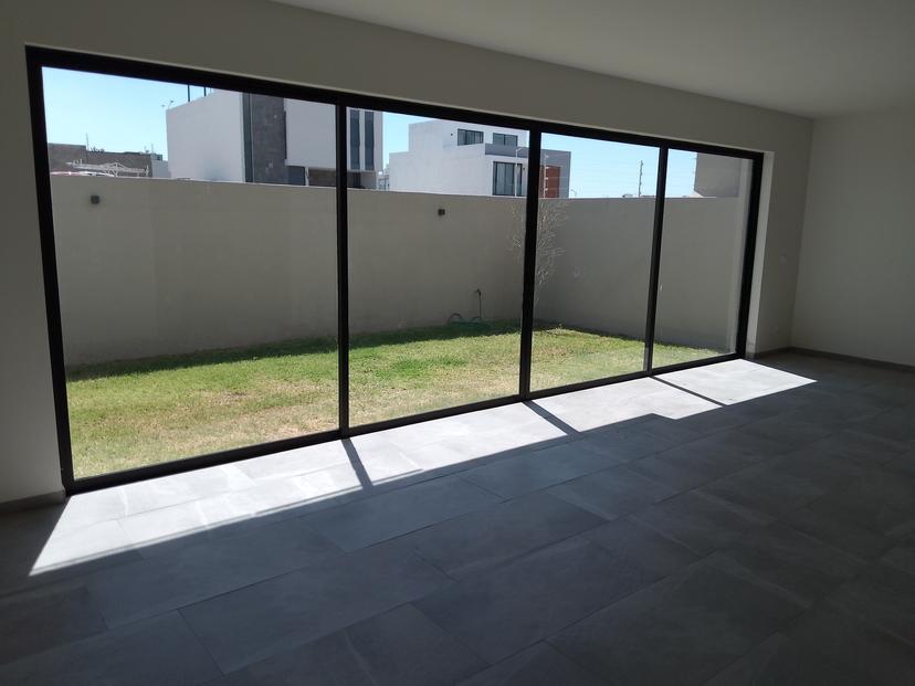 AMPLIA CASA EN VENTA EN VALLE IMPERIAL 👌🏻 5