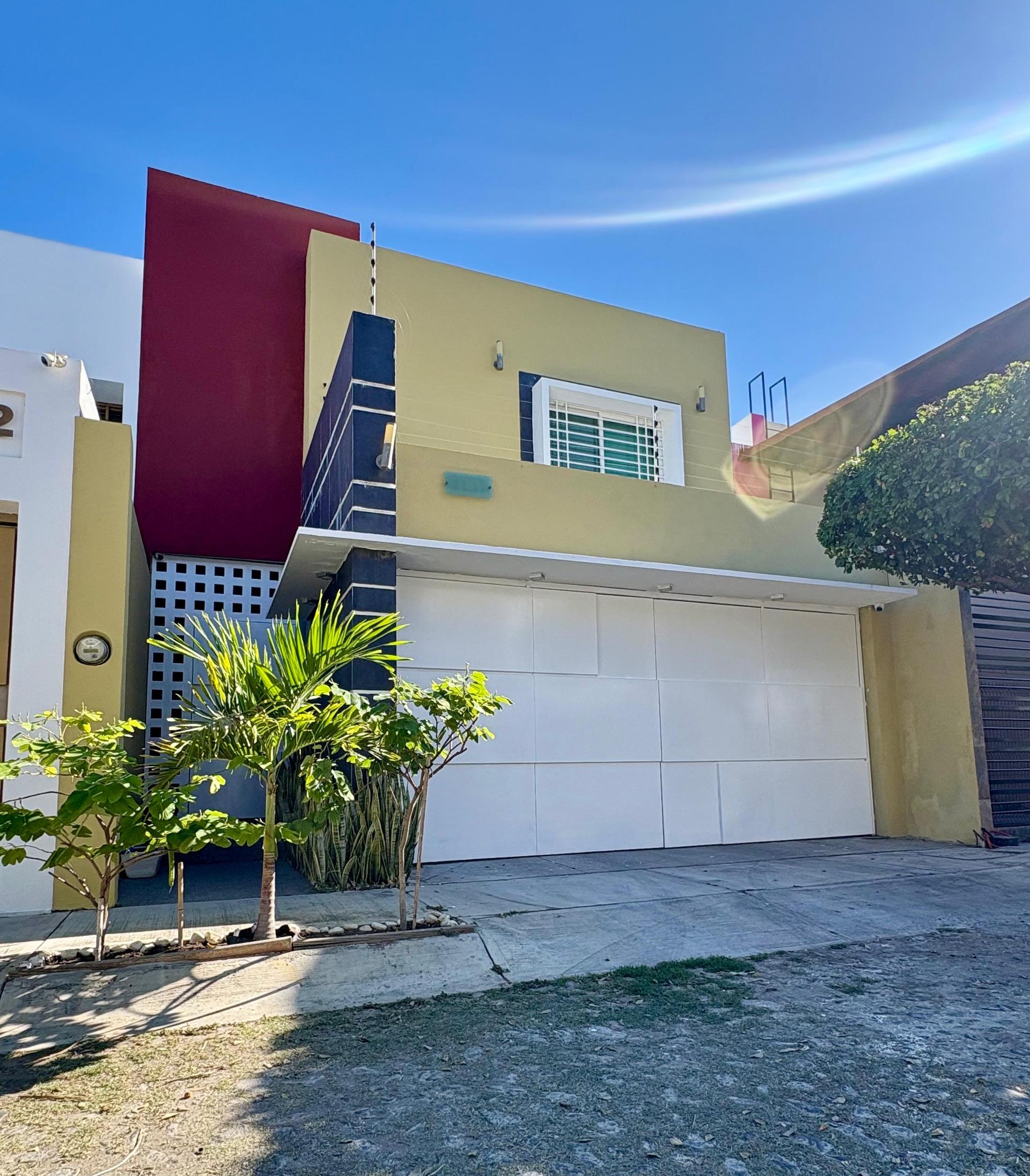 HERMOSA CASA EN VENTA CON ALBERCA