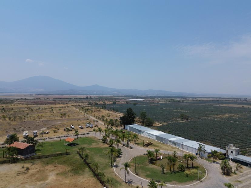 Terreno en venta  a orilla del lago 3