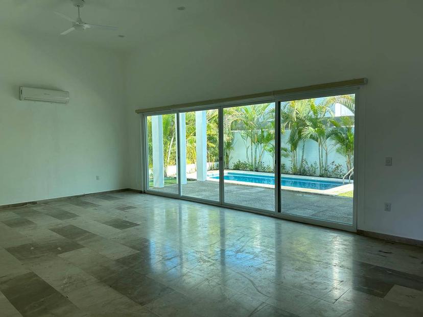 RESIDENCIA DE UNA PLANTA EN RENTA EN LOS TIGRES 4