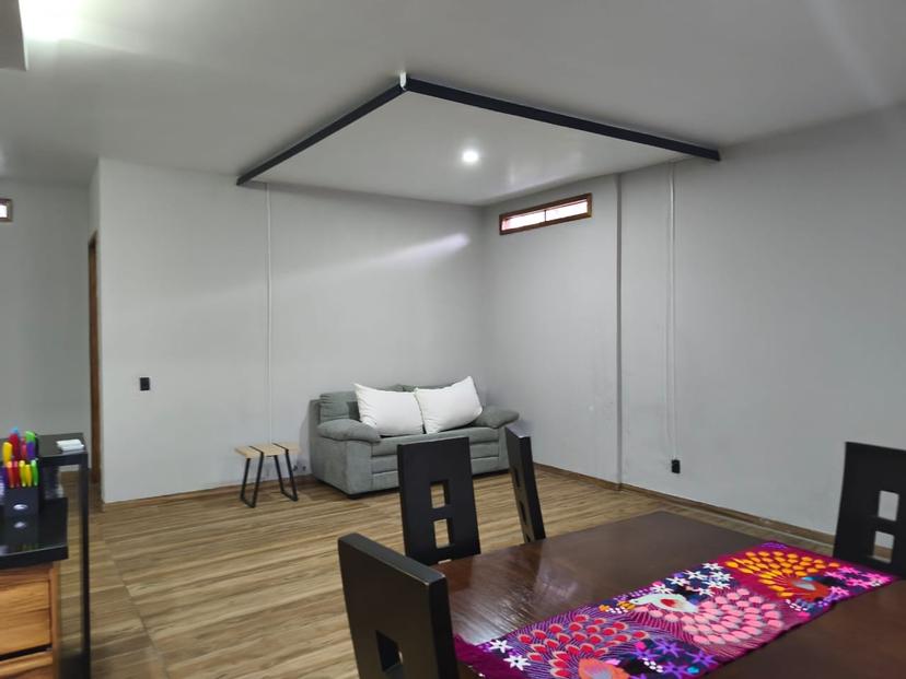 Casa en renta en la Colonia las Fuentes  5