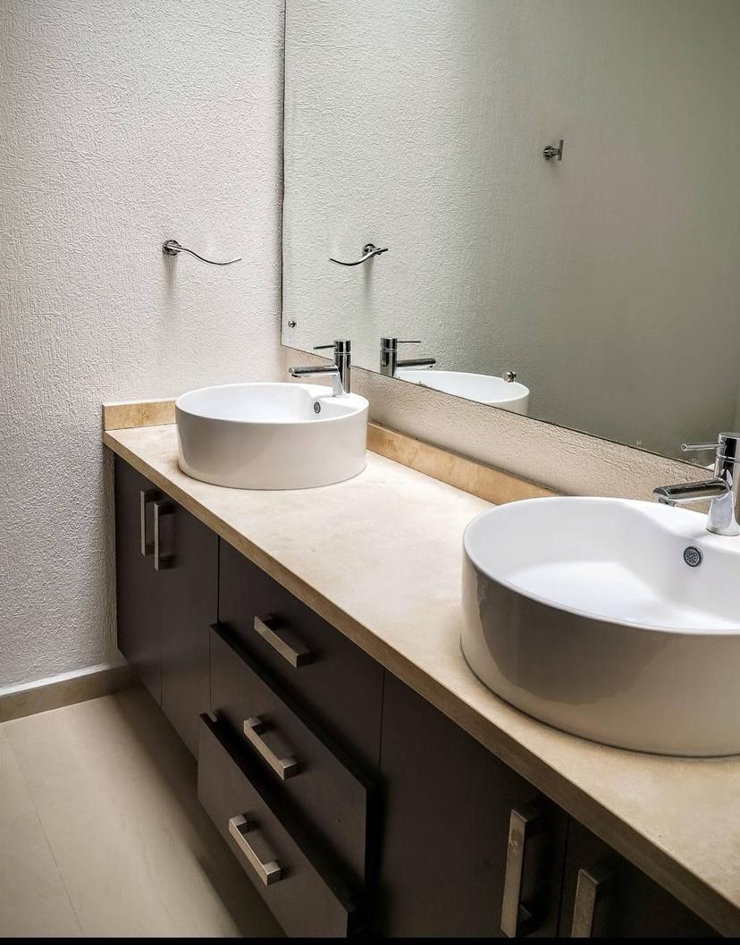 Hermosa casa en Venta Valle de Juriquilla 5