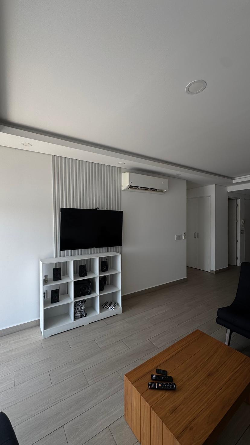 SE RENTA DEPA CON MUEBLES EN ZONA REAL 4