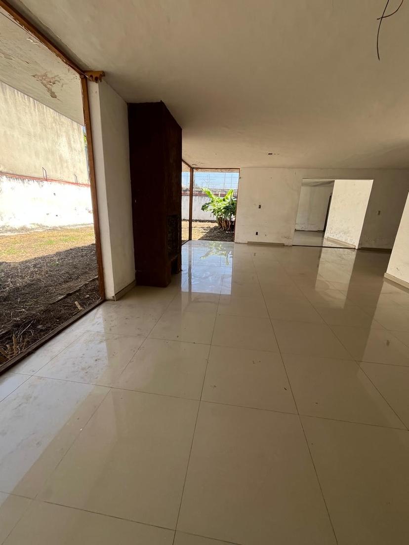 Casa con potencial a remodelar en Chapalita  3