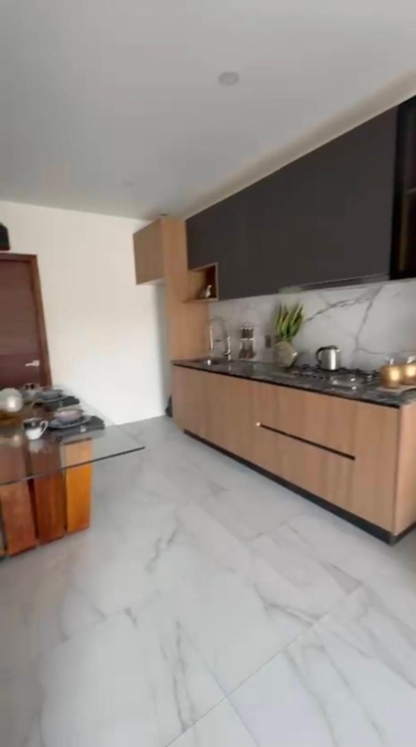 Departamento Escarlata 808 5