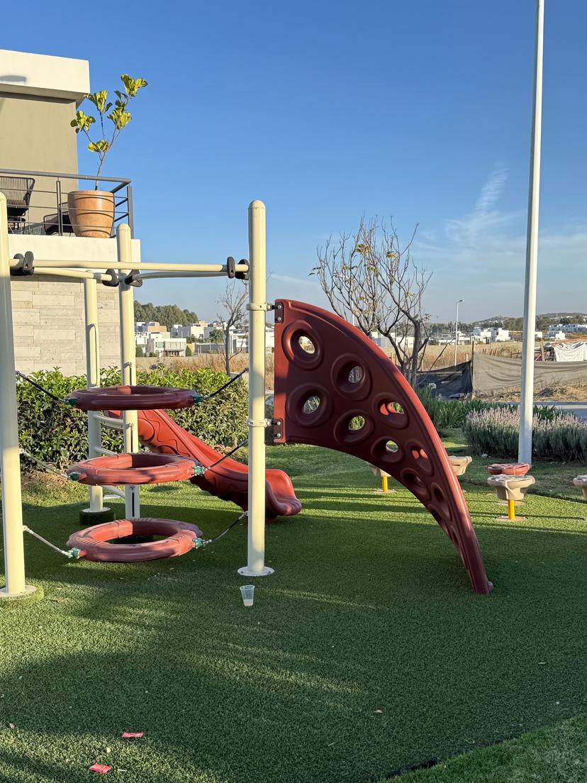 CASA EN VENTA EN VALLE IMPERIAL  5