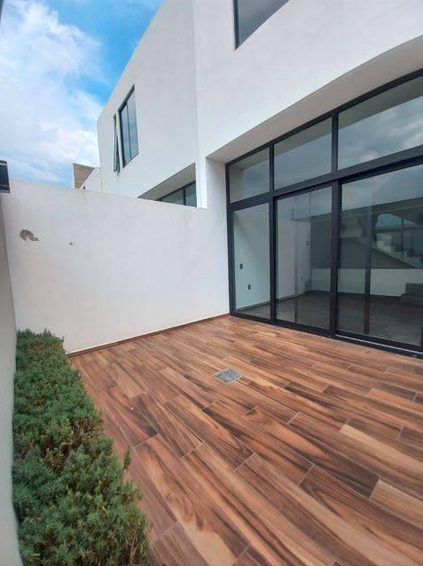 Casa en Venta a una cuadra de Galerías Santa Anita 4