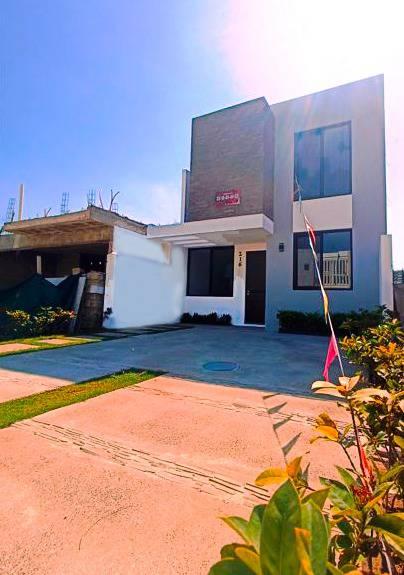 Venta de casa ubicada en zona sur