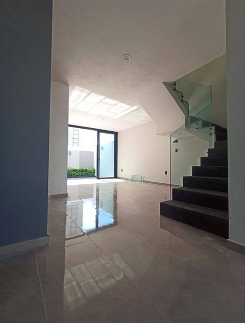 Venta de casa ubicada en zona sur 2