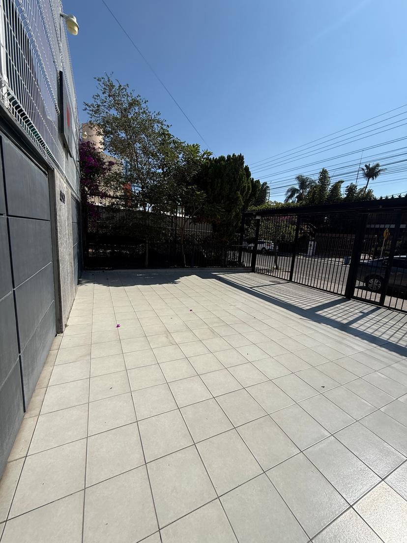 Casa en venta en la Col. Jardines del Sol  5