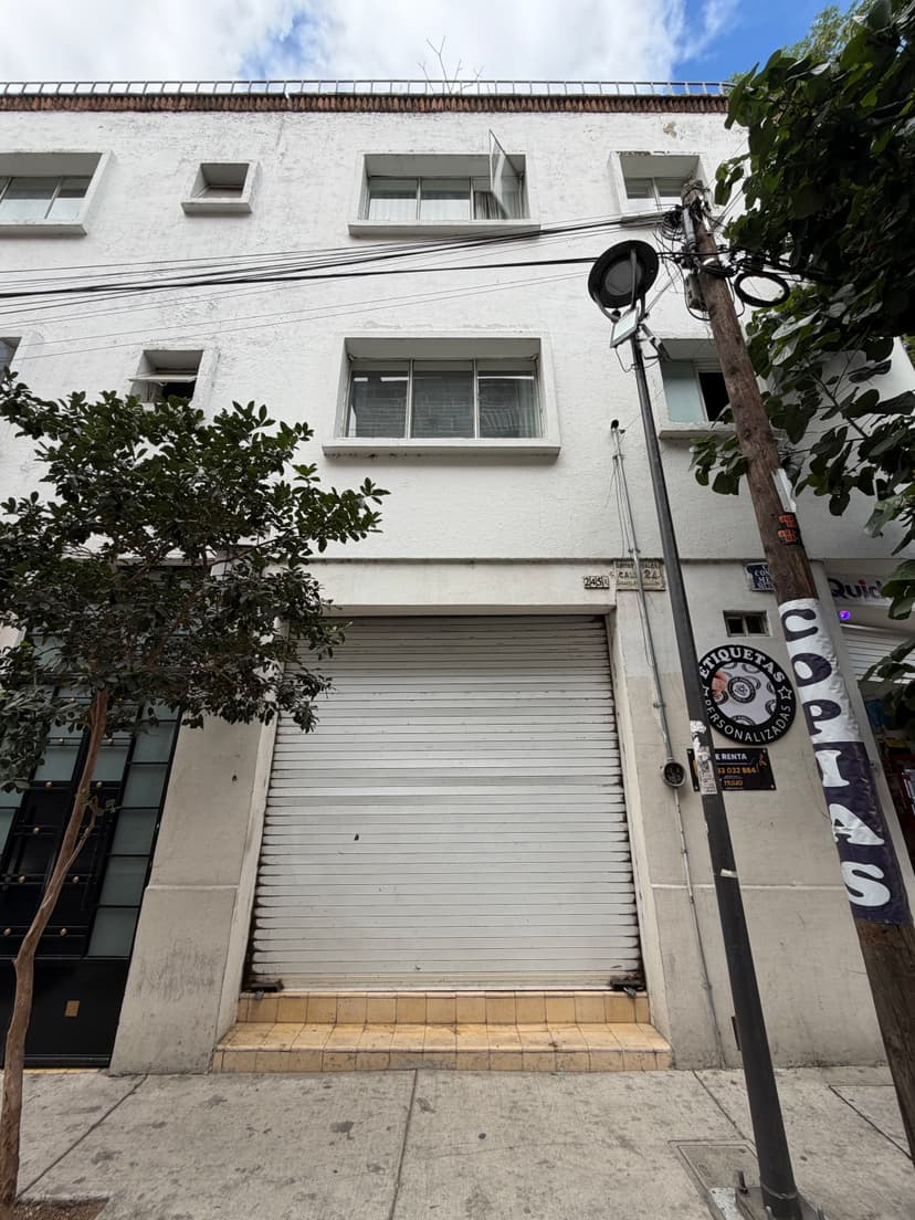 Local ideal para emprendimiento!  3